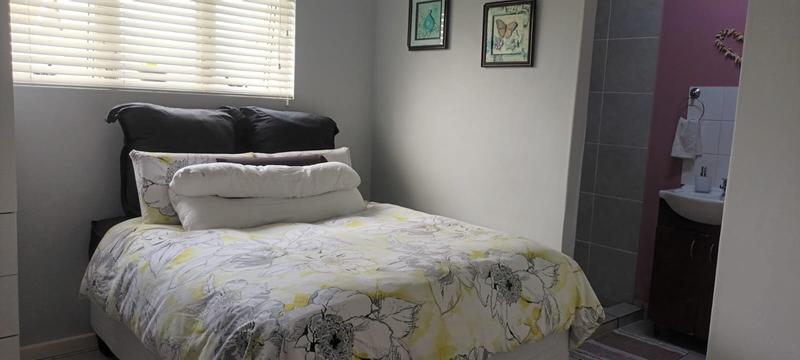 3 Bedroom Property for Sale in Pelikan Park Western Cape